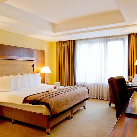 Annebrook House Hotel Мълингар Екстериор снимка
