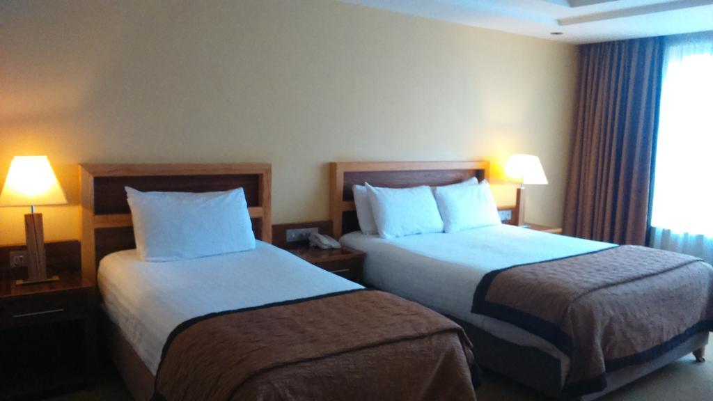 Annebrook House Hotel Мълингар Екстериор снимка