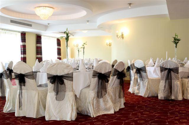 Annebrook House Hotel Мълингар Екстериор снимка
