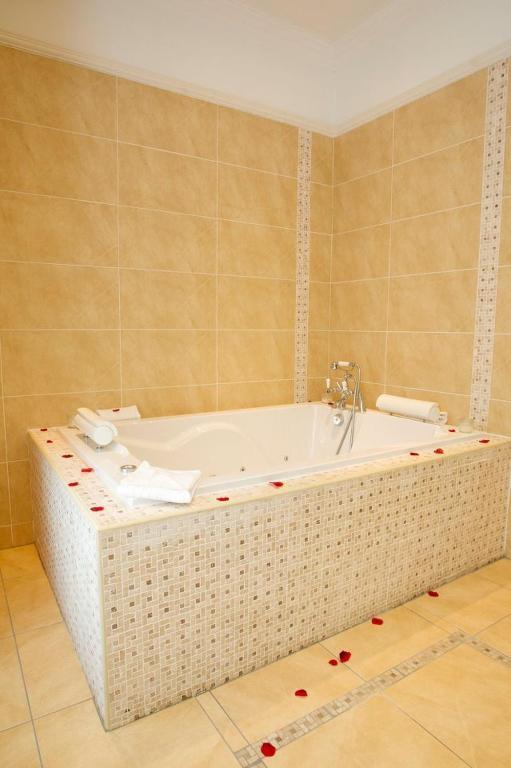 Annebrook House Hotel Мълингар Екстериор снимка