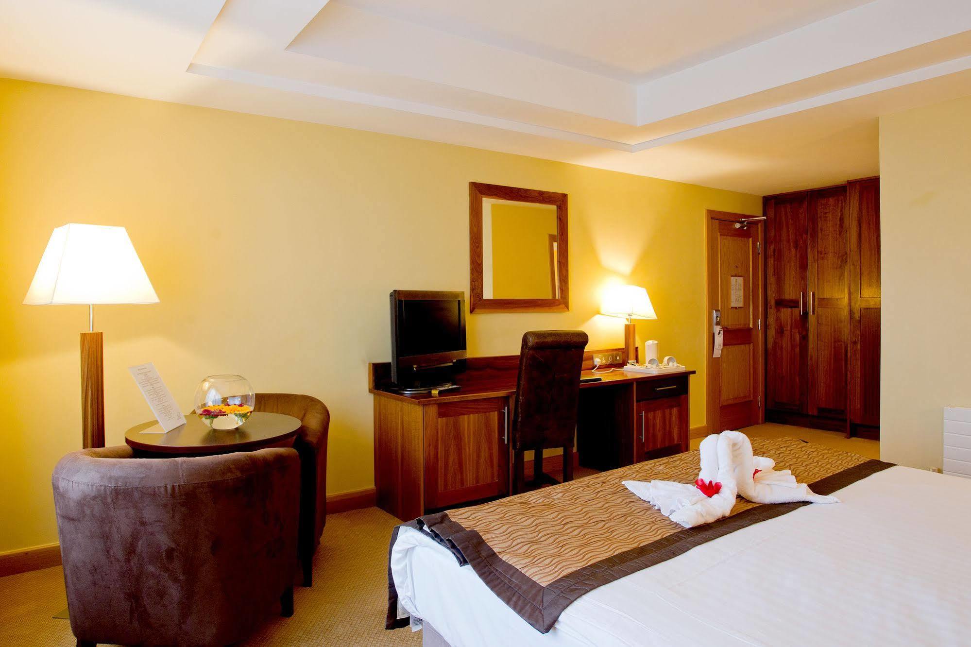 Annebrook House Hotel Мълингар Екстериор снимка
