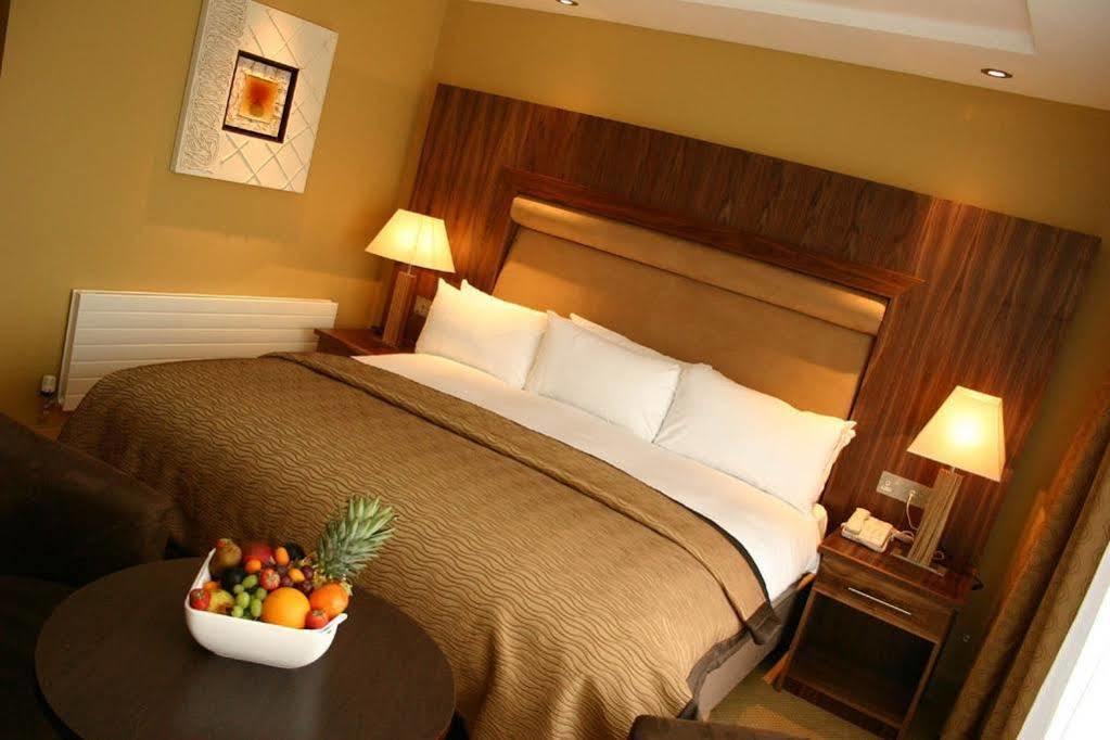 Annebrook House Hotel Мълингар Стая снимка
