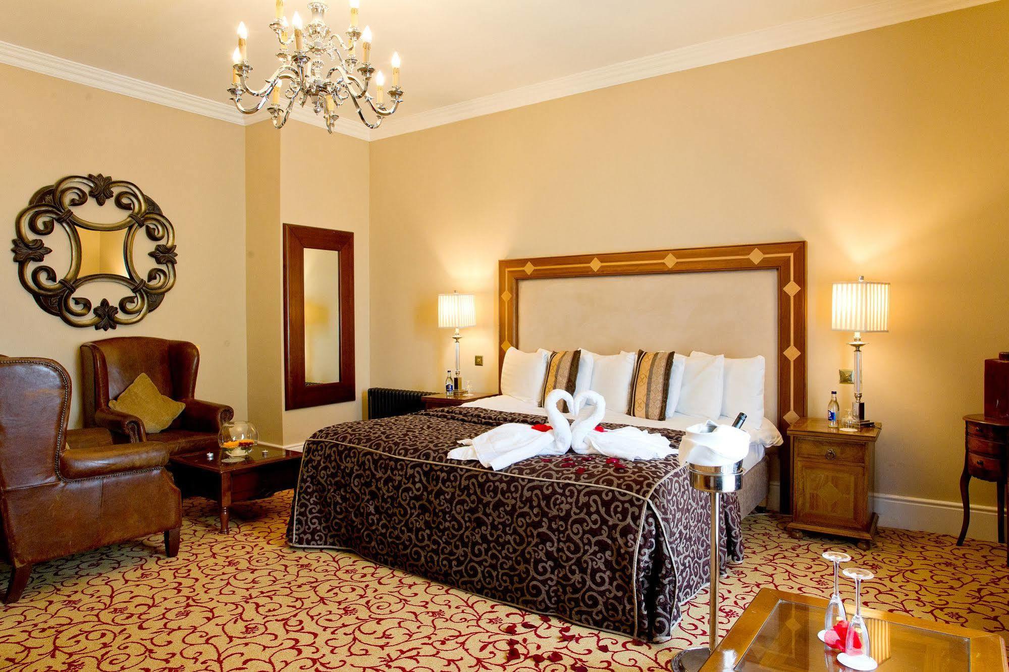 Annebrook House Hotel Мълингар Екстериор снимка